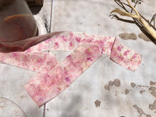 Load image into Gallery viewer, flower dyes: bundle dyeing + pounding - saturday july 10